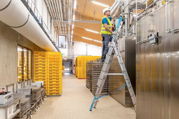 Létrák és állványok működés közben