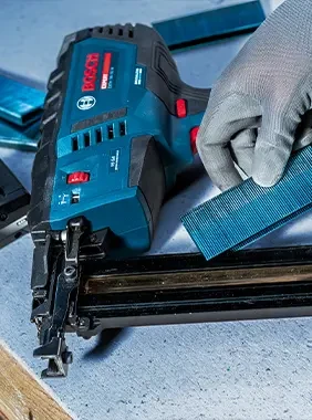 ERŐ ÉS TELJESÍTMÉNY