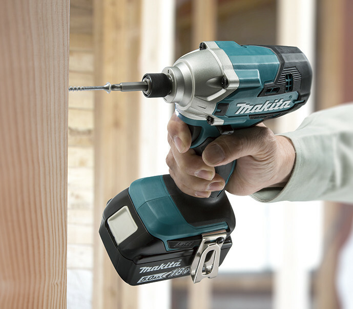 Makita Akkus ütvecsavarozó top landolo Makita Akkus ütvecsavarozó top landolo