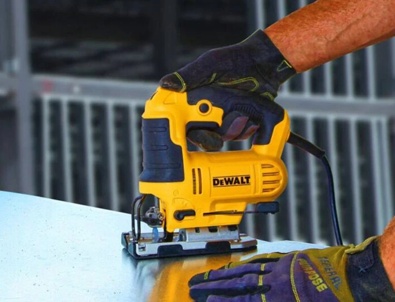 szúrófűrész fémhez