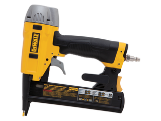 Cloueuse à Air Comprimé Dewalt DPN1850-XJ 18G 15-55mm Sans Huile Avec Mallette