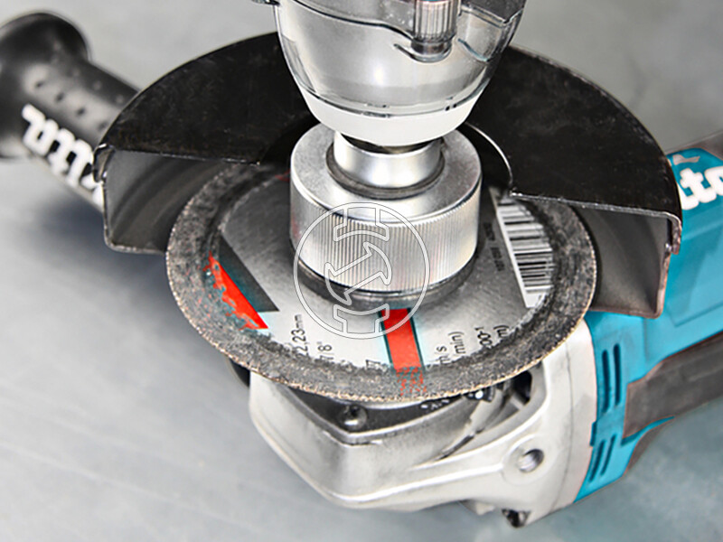 1/2˝ ütvecsavarbehajtó adapter beszorult tárcsa leszedésére