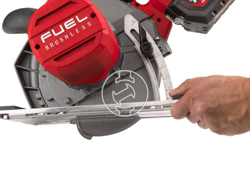 Milwaukee M18FMCS66-121C akkus fémvágó körfűrész 203mm