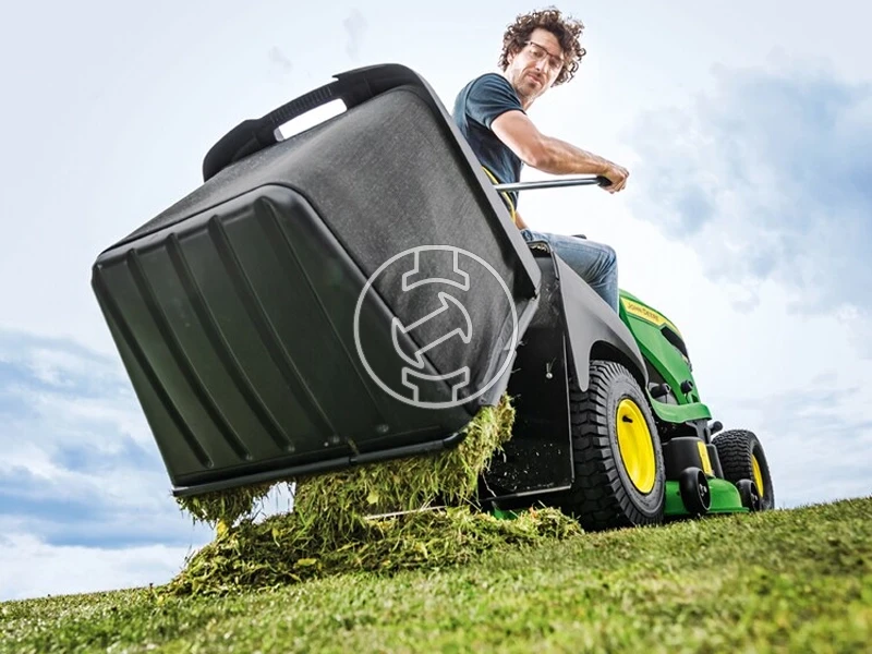 John Deere X167R benzinmotoros fűnyíró traktor