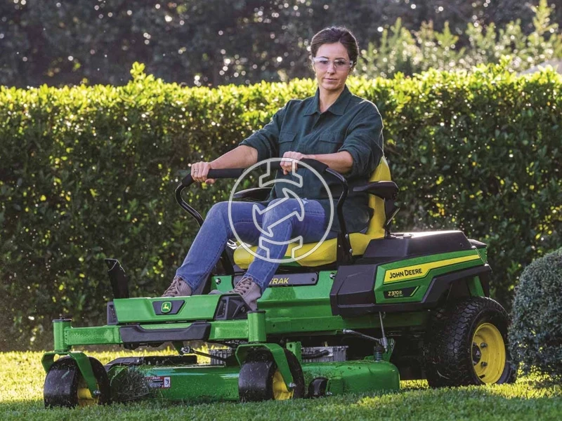 John Deere Z370R benzinmotoros fűnyíró traktor