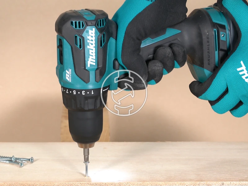 Makita DDF490RFJ Akkus fúrócsavarozó tokmányos
