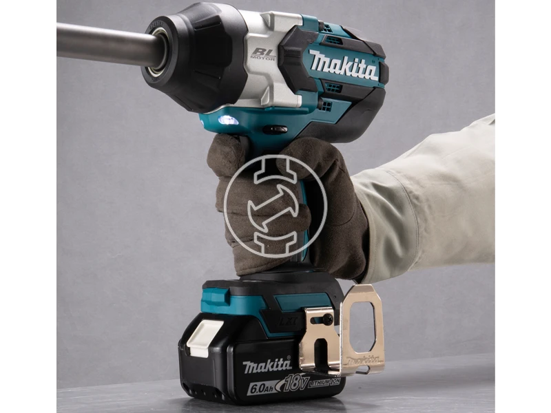 Makita DTW1005Z Akkus ütvecsavarozó