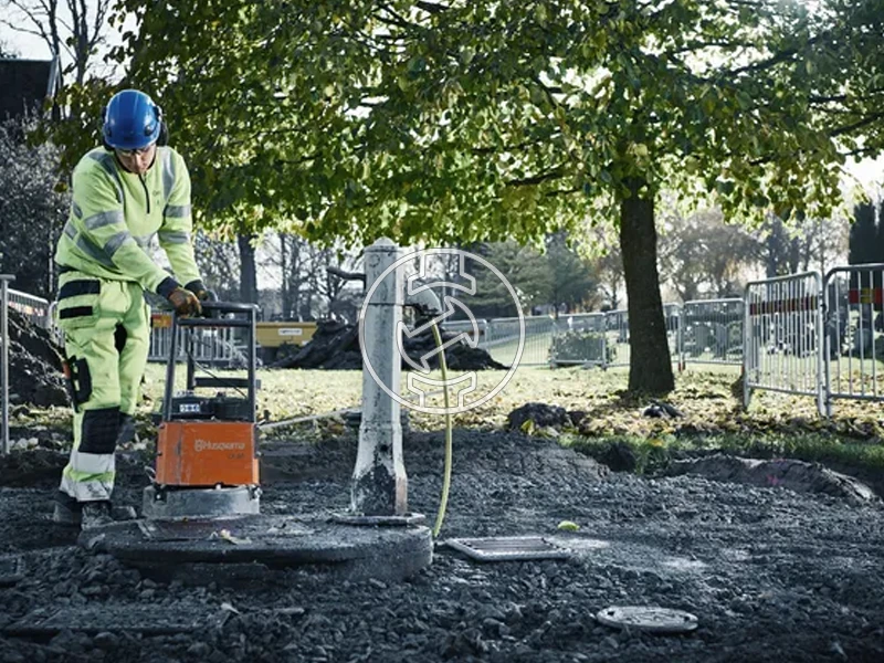 Husqvarna LX 90 robbanómotoros lapvibrátor