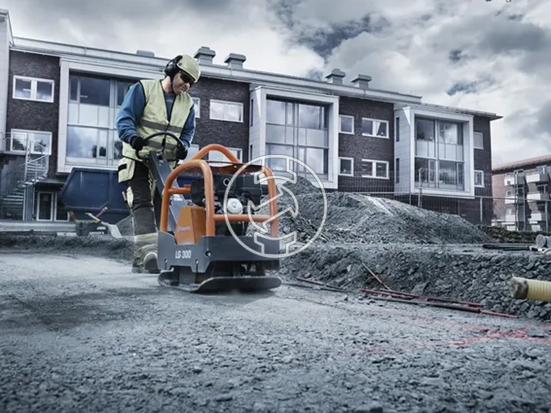 Husqvarna LG 300 robbanómotoros lapvibrátor