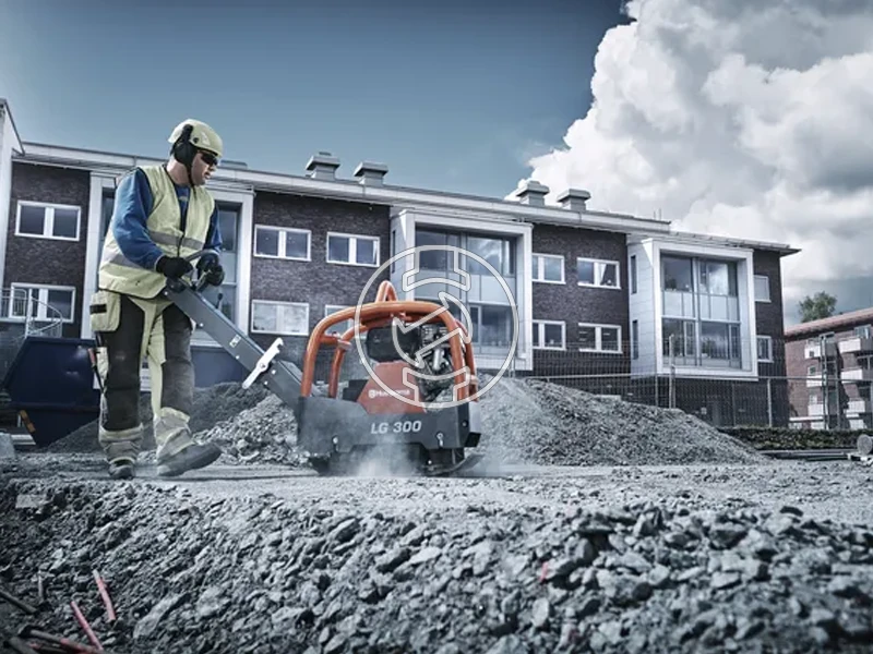 Husqvarna LG 300 robbanómotoros lapvibrátor