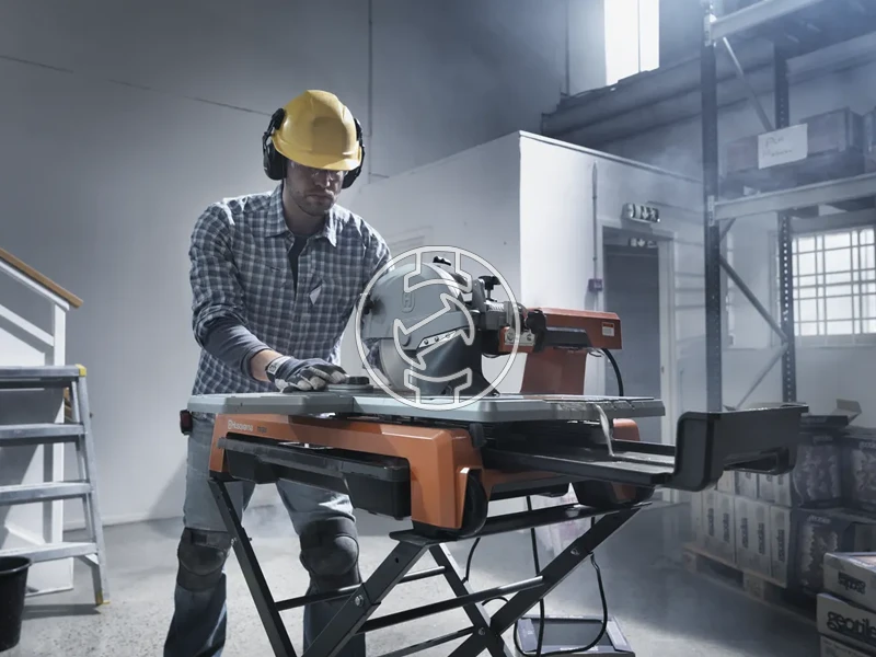 Husqvarna TS 60 elektromos asztali csempevágó