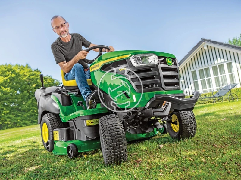 John Deere X167R benzinmotoros fűnyíró traktor