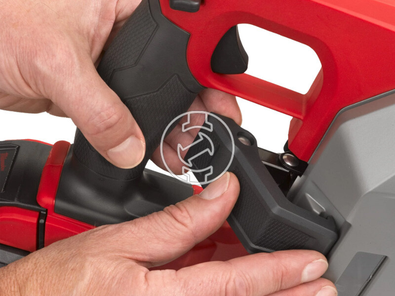 Milwaukee M18FMCS66-121C akkus fémvágó körfűrész 203mm