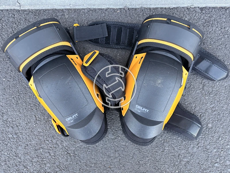 Toughbuilt KP-G3 gélbetétes térdvédő combtámasszal (újracsomagolt)