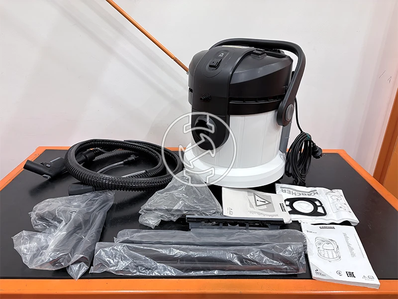 Karcher SE4 elektromos kárpittisztító (újracsomagolt)