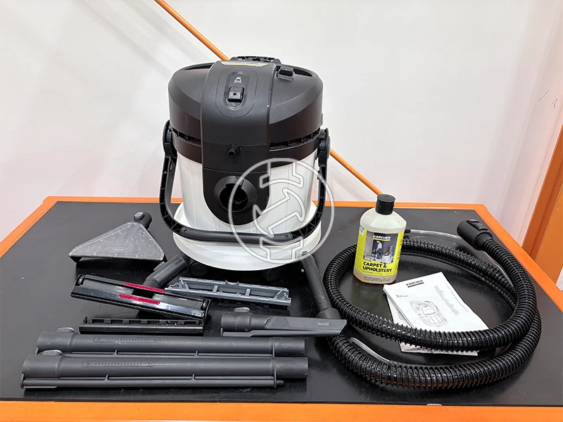 Karcher SE4 PLUS elektromos kárpittisztító (újracsomagolt)