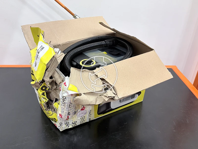 Karcher SE 3-18 COMP akkus kárpittisztító (újracsomagolt)