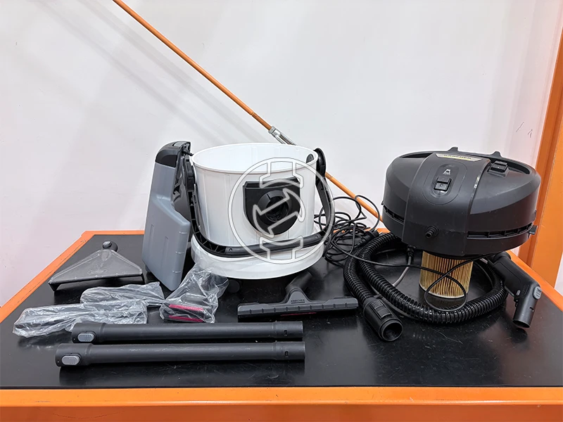 Karcher SE4 elektromos kárpittisztító (újracsomagolt)