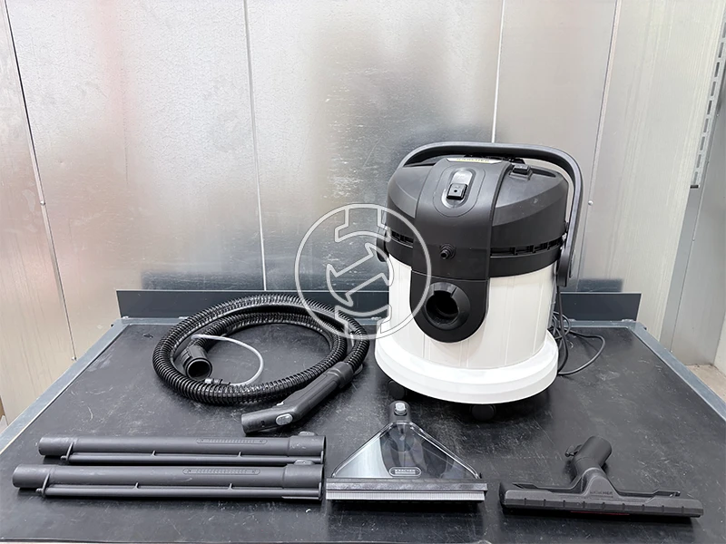 Karcher SE4 elektromos kárpittisztító (újracsomagolt)