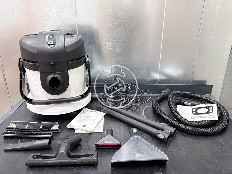 Karcher SE4 elektromos kárpittisztító (újracsomagolt)