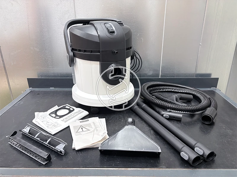 Karcher SE4 elektromos kárpittisztító (újracsomagolt)