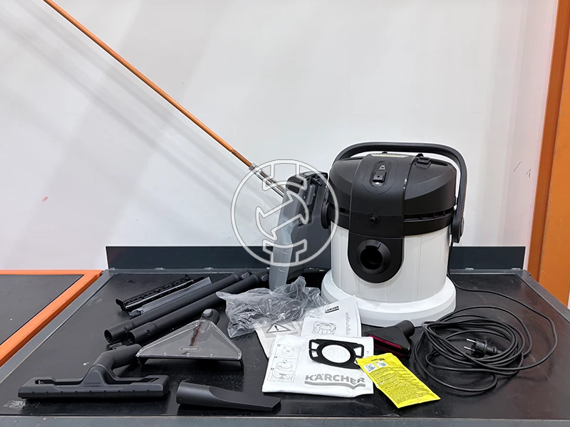 Karcher SE4 elektromos kárpittisztító (újracsomagolt)