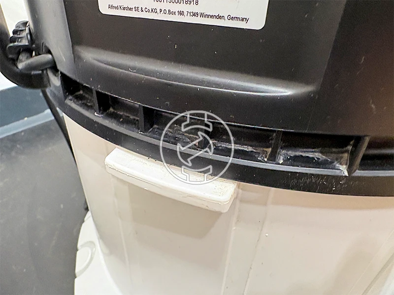 Karcher SE4 elektromos kárpittisztító (újracsomagolt)