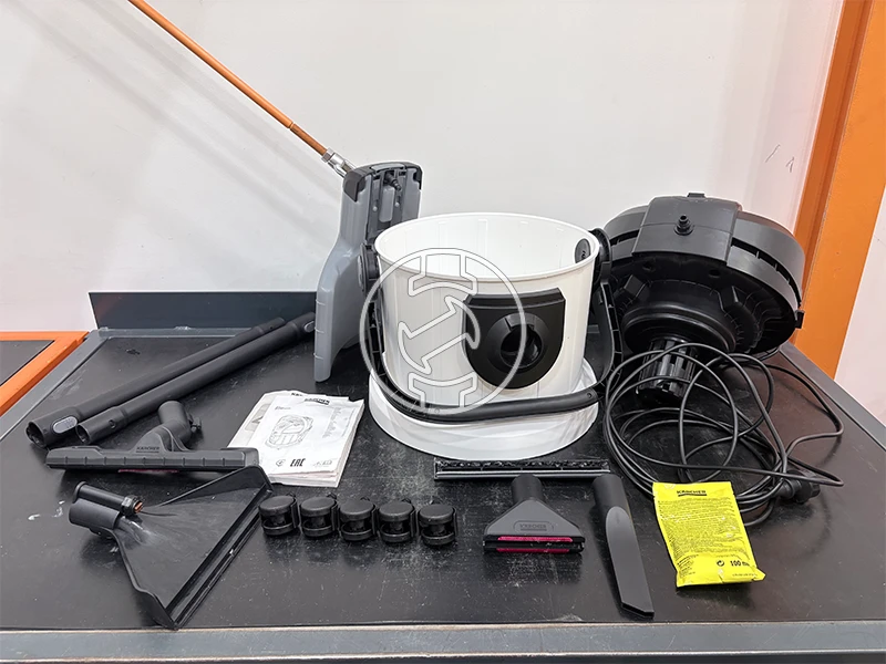 Karcher SE4 elektromos kárpittisztító (újracsomagolt)