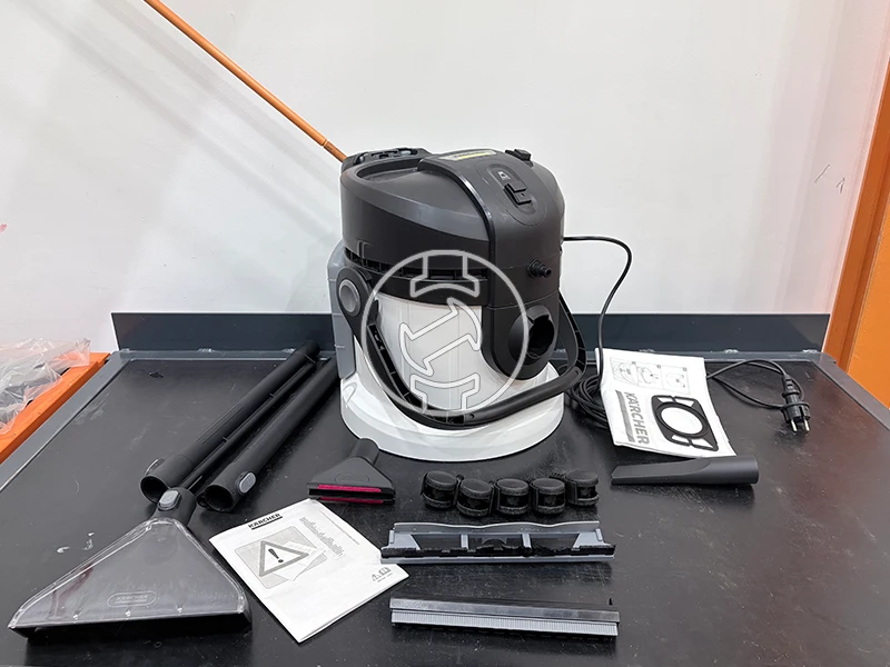 Karcher SE4 elektromos kárpittisztító (újracsomagolt)