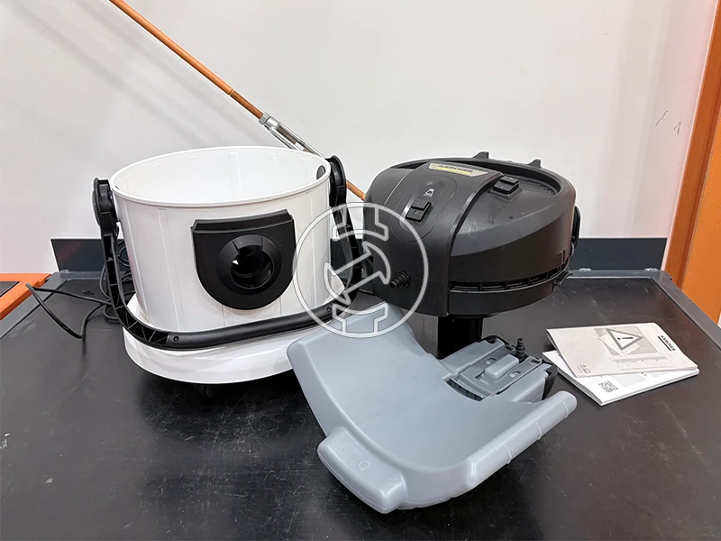 Karcher SE 4 elektromos kárpittisztító (újracsomagolt)