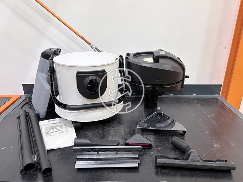 Karcher SE4 elektromos kárpittisztító (újracsomagolt)