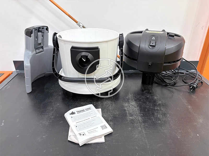 Karcher SE4 elektromos kárpittisztító (újracsomagolt)