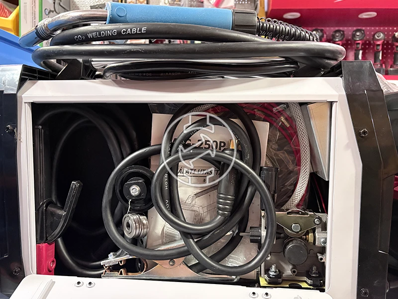 Mastroweld MIG-250 P fogyóelektródás védőgázas inverteres hegesztő (újracsomagolt)