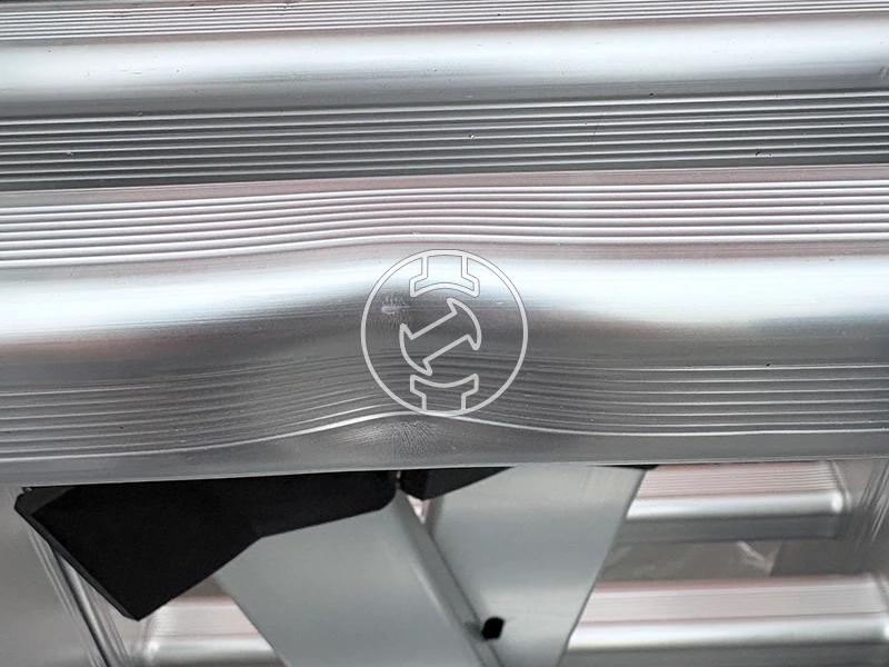 Ztrust ML404B négyrészes csuklós többcélú létra (újracsomagolt)