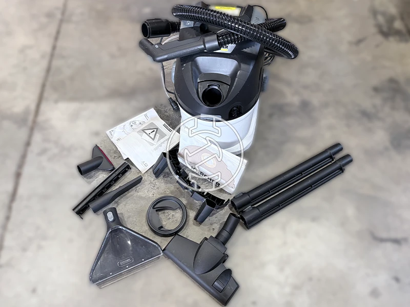 Karcher SE 5 Szőnyeg- és kárpittisztító (értékcsökkent)