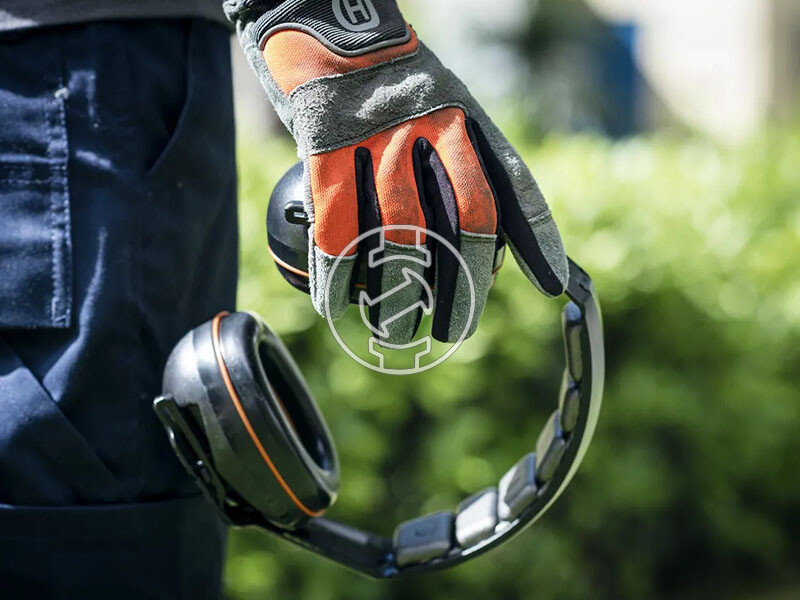 Husqvarna fülvédő