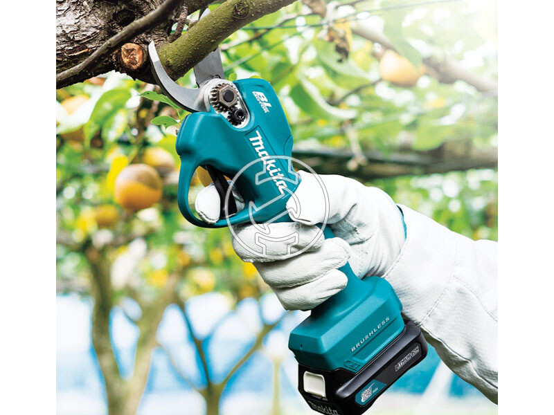 Makita UP100DSMJ akkus metszőolló