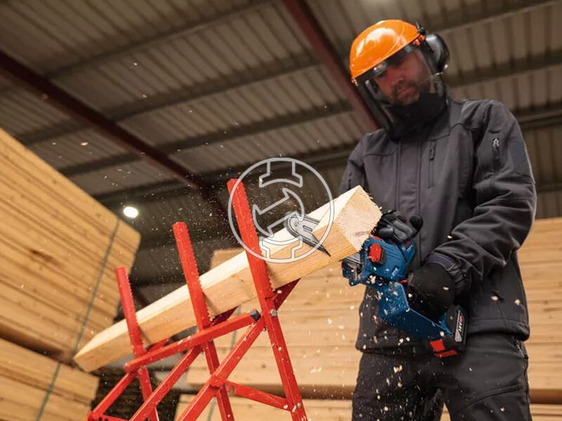 Bosch GKE 18V-20 akkus láncfűrész