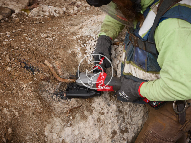 Milwaukee M18FRBCO32-502X akkus laposfejű sarokcsiszoló