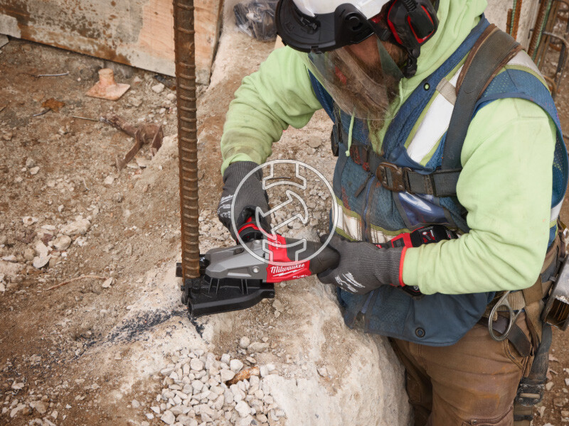 Milwaukee M18FRBCO32-502X akkus laposfejű sarokcsiszoló