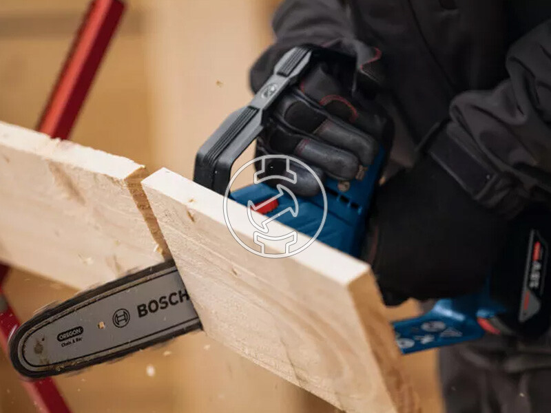 Bosch GKE 18V-20 akkus láncfűrész