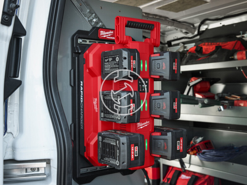 Milwaukee M18MPC6 akkumulátortöltő szerszámgépekhez