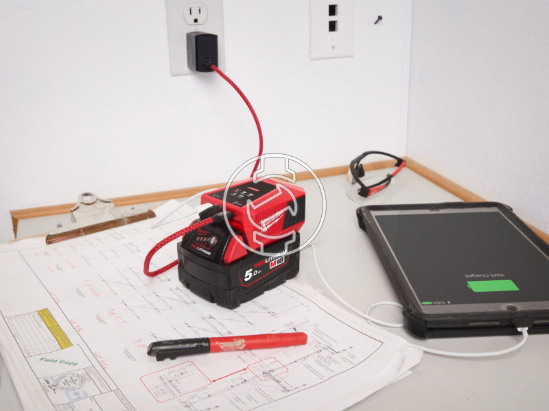 Milwaukee M18TC akkumulátortöltő szerszámgépekhez