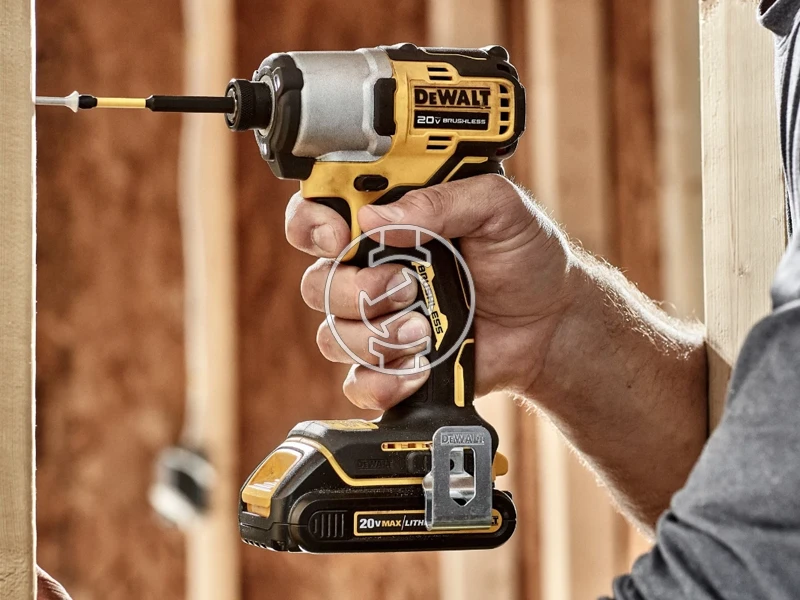 DeWalt DCF840D2T akkus ütvecsavarozó bitbefogással