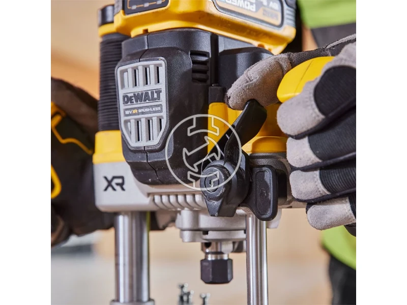 DeWalt DCW620NT-XJ akkus felsőmaró