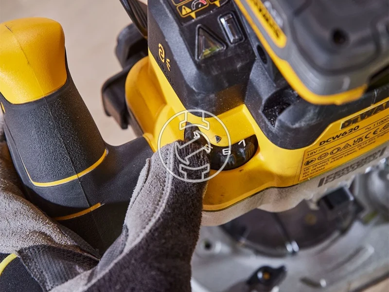 DeWalt DCW620NT-XJ akkus felsőmaró