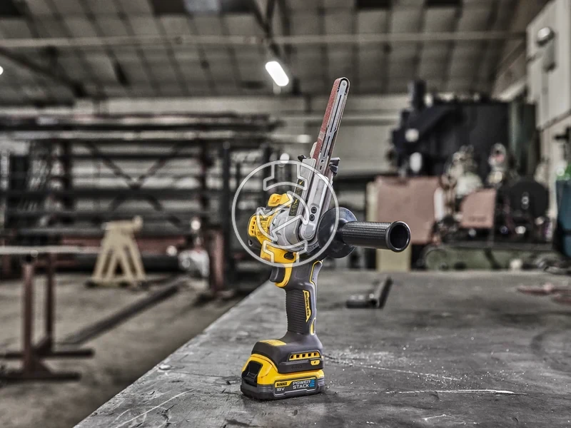 Kép: 18V XR SZALAGCSISZOLO KLT.webp