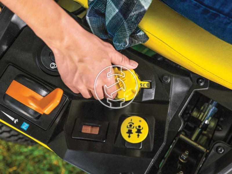 John Deere Z315E benzinmotoros fűnyíró traktor