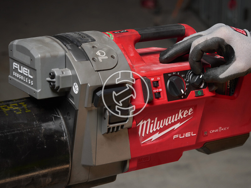 Milwaukee M18FRGRO114-0C akkus hornyológép