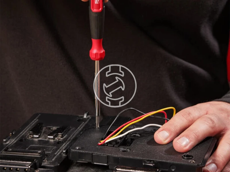 Milwaukee Precision Multi-Bit csavarhúzó készlet + csavarhúzó 39 in 1